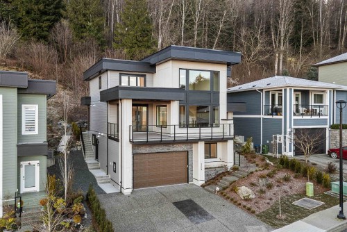 5504 Maclachlan Place, Chilliwack, BC 