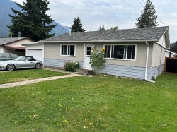 567 Thacker Avenue  Hope, BC V0X 1L0