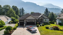 4360 Estate Drive  Chilliwack, BC V2R 3B4