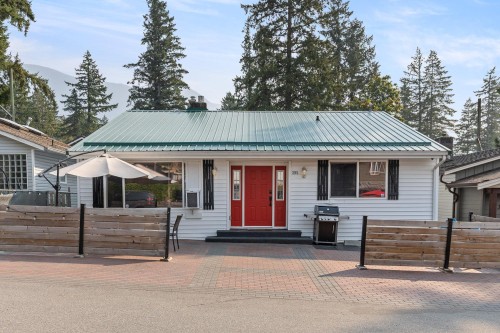 395 Alder Street, Cultus Lake, BC 