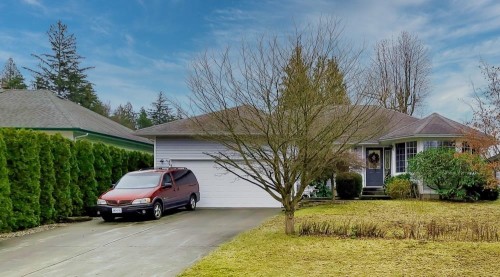 356 Chestnut Avenue  Harrison Hot Springs, BC V0M 1L0