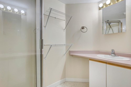 209-45222 Watson Road, Chilliwack, BC 