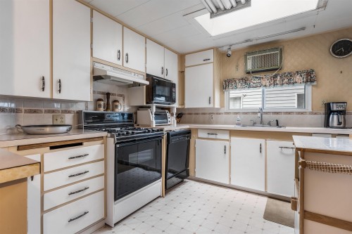 363 Pine Street, Cultus Lake, BC 