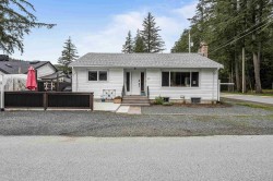 404 Birch Street  Cultus Lake, BC V2R 4Z3