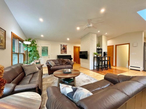 3048 Hot Springs Road, Agassiz, BC 