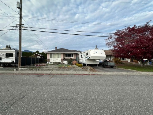 46517 Maple Avenue  Chilliwack, BC V2P 2K1