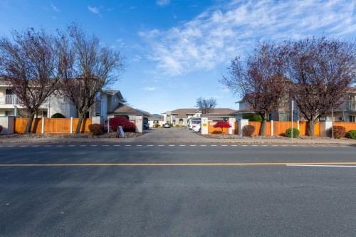 3-45435 Knight Road  Chilliwack, BC V2R 3E8