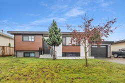 45122 Balmoral Avenue  Chilliwack, BC V2R 3G8