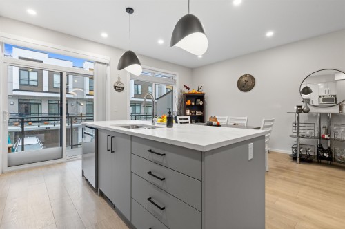 211-46150 Thomas Road, Chilliwack, BC 