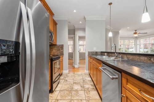 101C-45595 Tamihi Way, Chilliwack, BC 