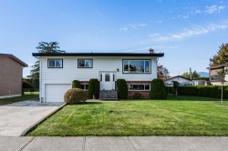 6961 Sheffield Way  Chilliwack, BC V2R 3T2