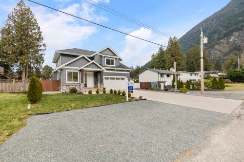 63711 Rosewood Avenue, Hope, BC 