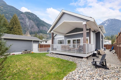 63711 Rosewood Avenue, Hope, BC 