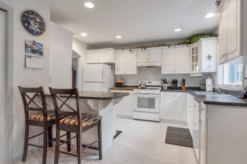 223 Balsam Avenue, Harrison Hot Springs, BC 