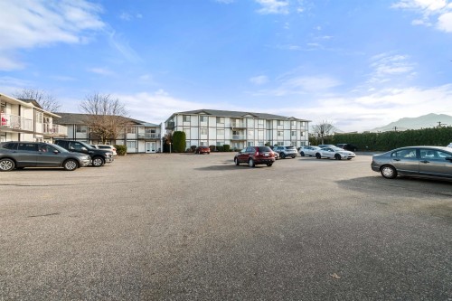 220-45669 Mcintosh Drive, Chilliwack, BC 