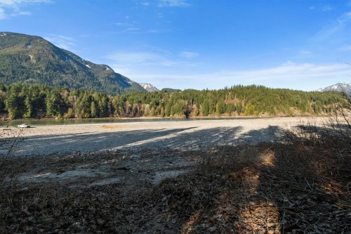 560 Wardle Street, Hope, BC 