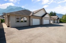 3-648 Coquihalla Street  Hope, BC V0X 1L0