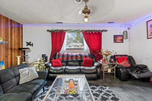 385 3Rd Avenue, Hope, BC 