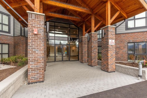 318-8497 Young Road, Chilliwack, BC 