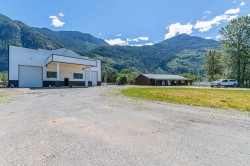 58465 Laidlaw Road  Laidlaw, BC V0X 1L2