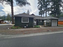 389 Alder St Street  Cultus Lake, BC V2R 4Z1