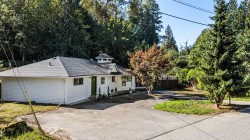 45942 Sleepy Hollow Road  Cultus Lake, BC V2R 5A8