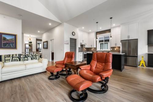 88-1880 Columbia Valley Road, Lindell Beach, BC 