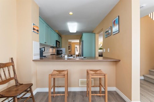 1-46321 Cessna Drive, Chilliwack, BC 