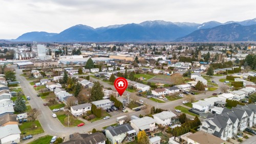 8867 Hazel Street, Chilliwack, BC 