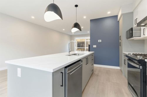 211-46150 Thomas Road, Chilliwack, BC 