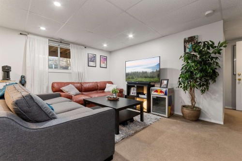 44882 Cumberland Avenue, Chilliwack, BC 