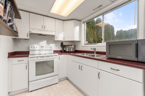 44882 Cumberland Avenue, Chilliwack, BC 