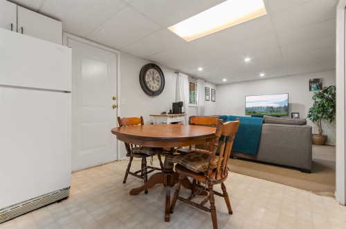 44882 Cumberland Avenue, Chilliwack, BC 