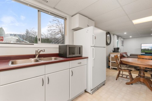 44882 Cumberland Avenue, Chilliwack, BC 