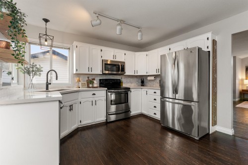 44882 Cumberland Avenue, Chilliwack, BC 