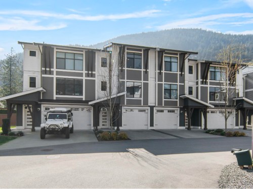 22-386 Pine Avenue  Harrison Hot Springs, BC V0M 1K0