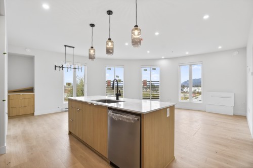 403-46185 Thomas Road  Chilliwack, BC V2R 6H3