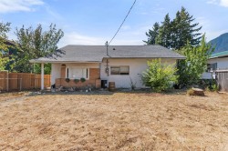 586 6th Avenue  Hope, BC V0X 1L0