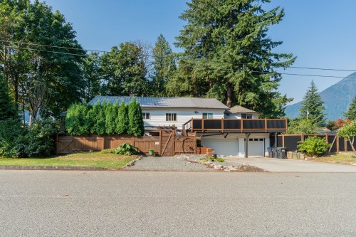 695 Hudson Bay Street  Hope, BC V0X 1L4
