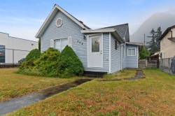 564 Wallace Street  Hope, BC V0X 1L0