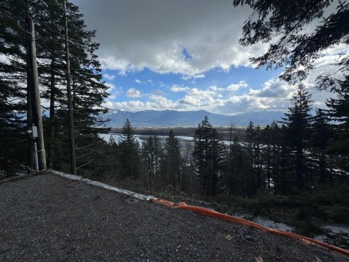 3099 Lougheed Highway, Agassiz, BC 