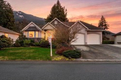 9921 Parkwood Drive  Rosedale, BC V0X 1X1