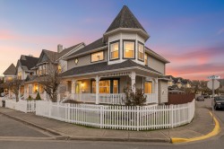 46402 Chester Drive Chilliwack, BC V2R 5N4