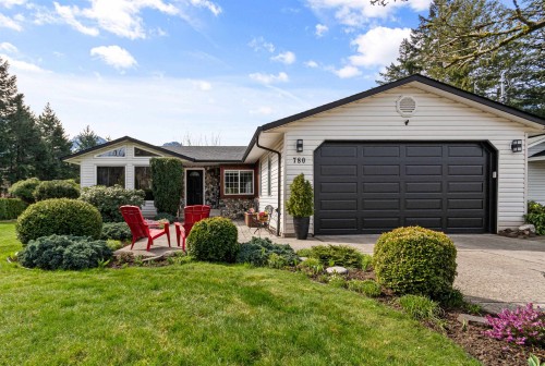 780 Olson Avenue  Hope, BC V0X 1L0