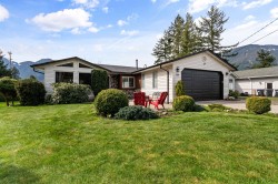 780 Olson Avenue Hope, BC V0X 1L0