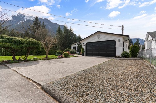 780 Olson Avenue, Hope, BC 