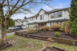 5642 Thornhill Street Chilliwack, BC V2R 3Y7