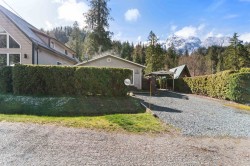 66522 Summer Road Hope, BC V0X 1L1