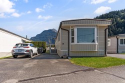 18-62780 Flood Hope Road Hope, BC V0X 1L2