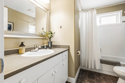 295 Forrest Crescent, Hope, BC 